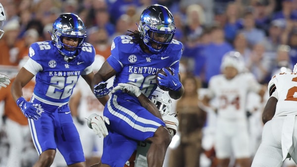 Kentucky RB Jason Patterson runs the ball vs. Texas, via Dr. Michael Huang, KSR