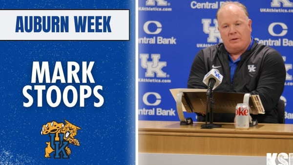 mark-stoops-recaps-tennessee-loss-previews-auburn-press-conference