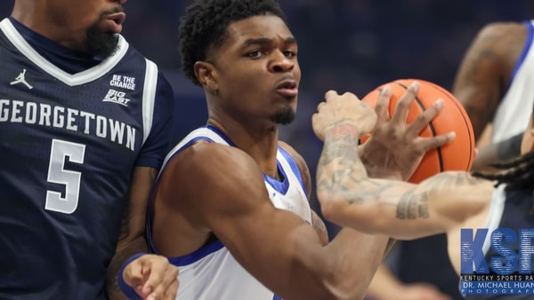 Otega Oweh dribbles against Georgetown on 10/30/2025 - Dr. Michael Huang, Kentucky Sports Radio/On3