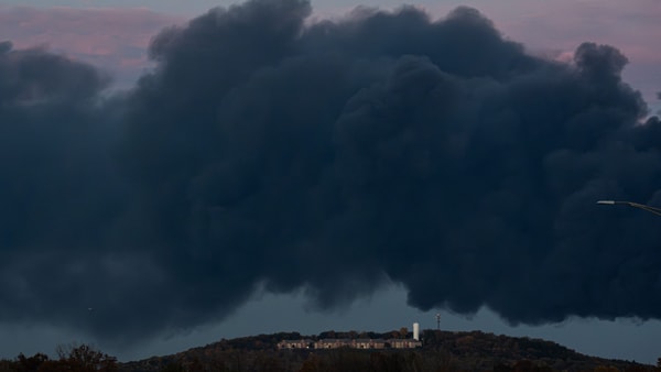 Black blanketed the Louisville sky following a fatal plane crash near Grade Lane on Tuesday, via Jeff Faughender:Courier Journal : USA TODAY NETWORK via Imagn Images