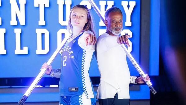 savvy-swords-the-no-10-recruit-in-the-2026-class-officially-signs-with-kentucky