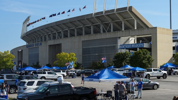 outside-kroger-field
