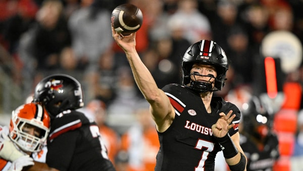 Louisville QB Miller Moss is questionable to play against Kentucky, via Jamie Rhodes-Imagn Images
