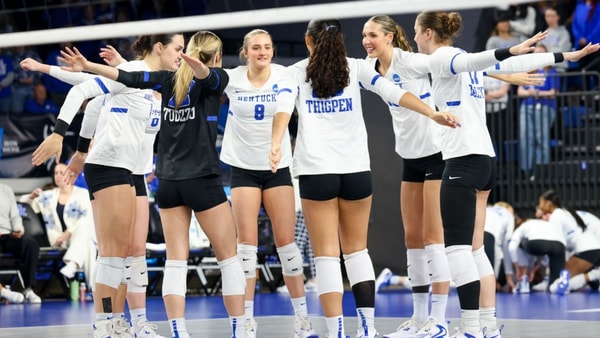 The Kentucky volleyball team huddles in the NCAA Tournament, via Mont Dawson, KSR