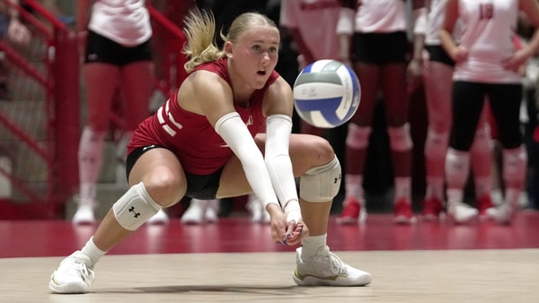 Wisconsin freshman libero Kristen Simon is a Louisville native, via Mark Hoffman:Milwaukee Journal Sentinel : USA TODAY NETWORK via Imagn Images