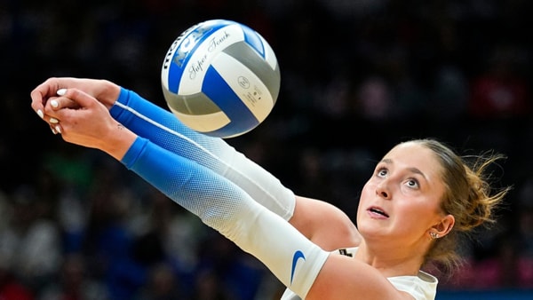Dec 21, 2025; Kansas City, MO, USA; Kentucky Wildcats outside hitter Brooklyn Deleye (17) passes the ball during the first set against the Texas A&M Aggies in the 2025 NCAA Women’s Volleyball Championship at T-Mobile Center. Mandatory Credit: Jay Biggerstaff-Imagn Images
