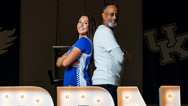 look-kentucky-signee-maddyn-greenway-introduced-crowd-missouri-game