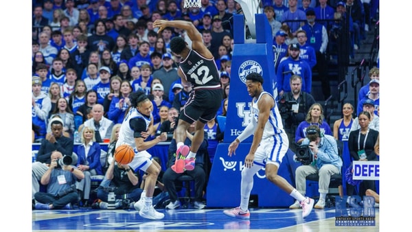 jaland-lowe-injury-kentucky-mississippi-state-halftime