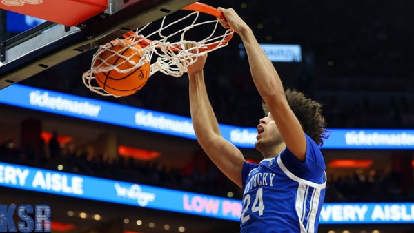 Kentucky C Malachi Moreno throws down a dunk, via Mont Dawson, KSR