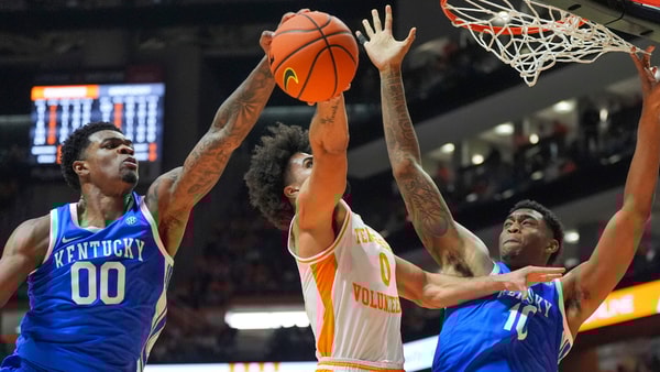 Kentucky G Otega Oweh blocks a Tennessee shot, via Angelina Alcantar:News Sentinel : USA TODAY NETWORK via Imagn Images