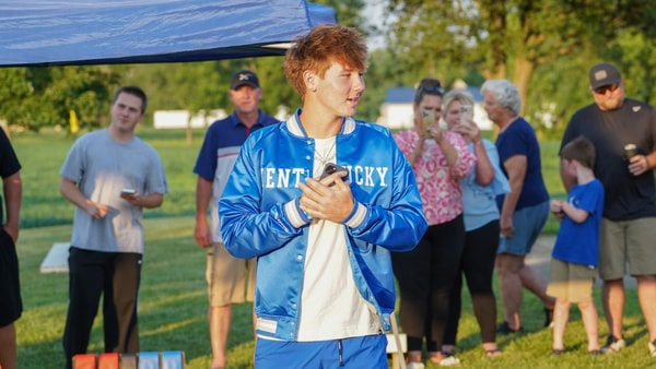 Moeller's Matt Ponatoski speaks to his family and friends after verbally committing to the University of Kentucky - © Brendan Connelly/ The Enquirer / USA TODAY NETWORK via Imagn ImagesMoeller's Matt Ponatoski speaks to his family and friends after verbally committing to the University of Kentucky - © Brendan Connelly/ The Enquirer / USA TODAY NETWORK via Imagn Images