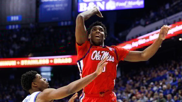 Kentucky SG Otega Oweh defends against Ole Miss at Rupp Arena, via Jordan Prather-Imagn Images