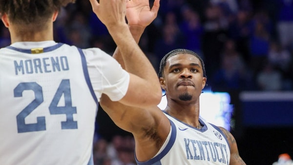 Otega Oweh and Malachi Moreno high-five during a Kentucky win over Tennessee, via Mont Dawson, KSR