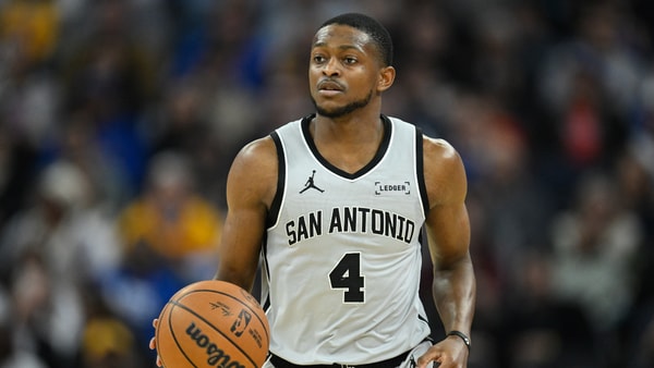 Feb 11, 2026; San Francisco, California, USA; San Antonio Spurs guard De'Aaron Fox (4) dribbles against the Golden State Warriors in the first quarter at Chase Center. Mandatory Credit: Eakin Howard-Imagn Images