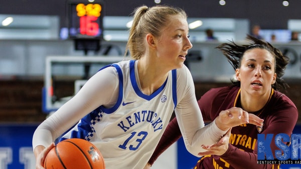 clara-strack-named-naismith-trophy-national-player-of-the-week