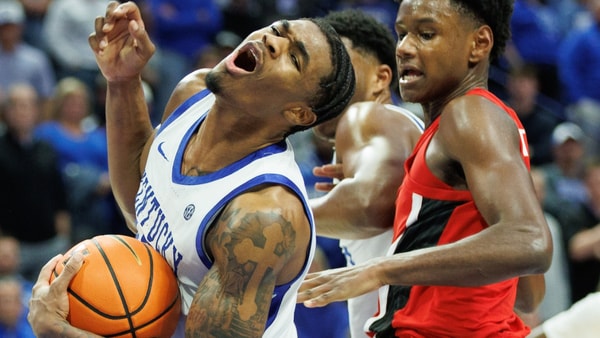 Georgia fouls Kentucky SG Otega Oweh, via Crawford Ifland, KSR