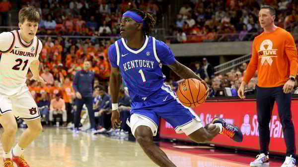 Feb 21, 2026; Auburn, Alabama, USA; Kentucky Wildcats guard Denzel Aberdeen (1) runs a play against the Auburn Tigers during the first half at Neville Arena. Mandatory Credit: John Reed-Imagn Images