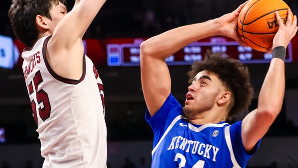 malachi-moreno-rebounding-violent-rim-protection-south-carolina