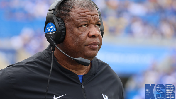 Vince-Marrow-checks-in-on-Dane-Key-kentucky-football-recruiting