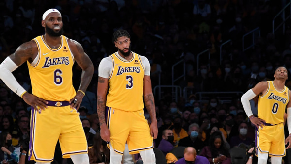 bbnba-lakers-fall-to-warriors-in-season-opener-davis-monk-rondo