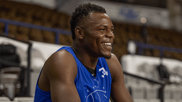 oscar-tshiebwe-has-brought-smiles-back-kentucky-mbb