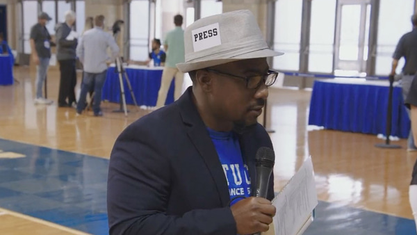 rob-harris-was-the-real-star-of-kentucky-basketball-media-day