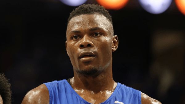 oscar-tshiebwe-dominates-paint-blue-white-game