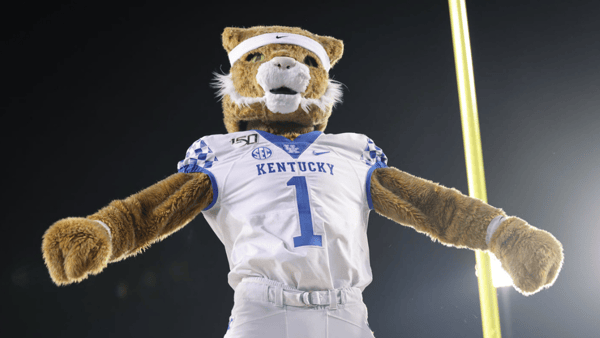 jmaury-davis-class-2023-rb-hearing-from-coach-settle-kentucky
