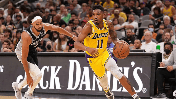 nba-davis-lakers-top-spurs-in-ot
