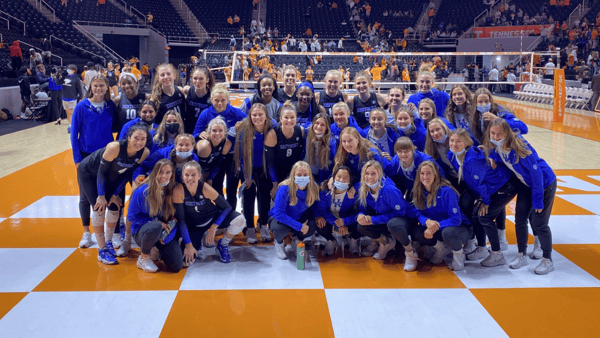 kentucky-volleyball-destroys-tennessee-in-dominant-rout
