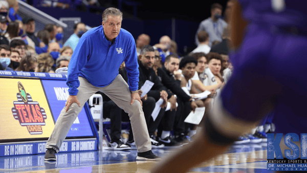 john-calipari-embracing-spaced-out-high-paced-offense