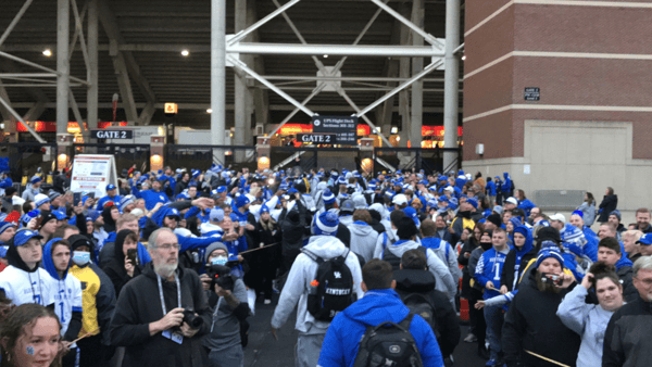 Kentucky-Football-Cat-Walk-Cardinal-Stadium