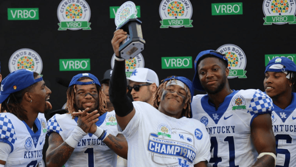 official-kentucky-will-face-iowa-2022-vrbo-citrus-bowl