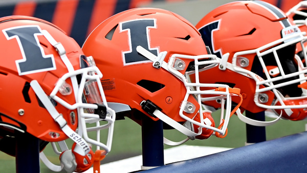 illinois-wide-receiver-carlos-sandy-enters-ncaa-transfer-portal-another-wideout-loss-for-fighting-illini