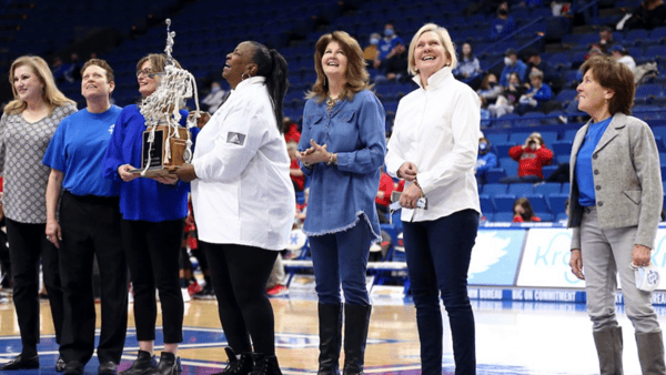 kentucky-wbb-honors-1982-sec-champions-during-sundays-game