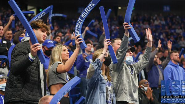 watch-kentucky-kansas-and-college-gameday-preview-battle-in-lawrence