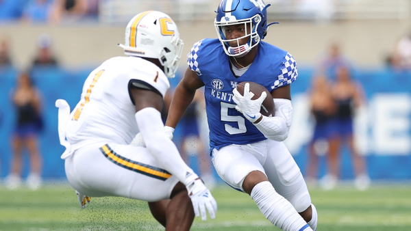 mark-stoops-addresses-michael-drennen-progression-during-spring-practices-running-back-wide-receiver-kentucky-wildcats