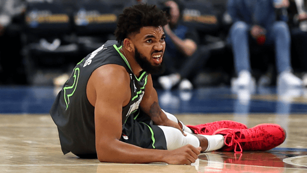 bbnba-devin0booker-drops-44-win-kat-suffers-right-calf-strain