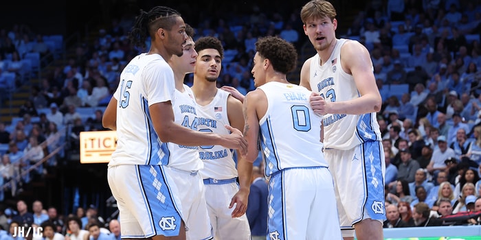 130A0163-uncgenmb-huddle