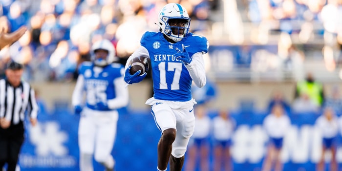 Nov 16, 2024; Lexington, Kentucky, USA; Kentucky Wildcats wide receiver Hardley Gilmore IV (17) carries the ball during the second quarter against the Murray State Racers at Kroger Field. Mandatory Credit: Jordan Prather-Imagn Images