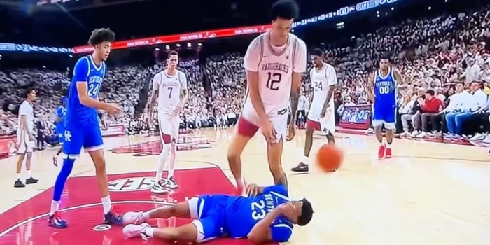 malique-ewin-receives-games-sixth-technical-for-hitting-mo-dioubate-in-face-with-ball