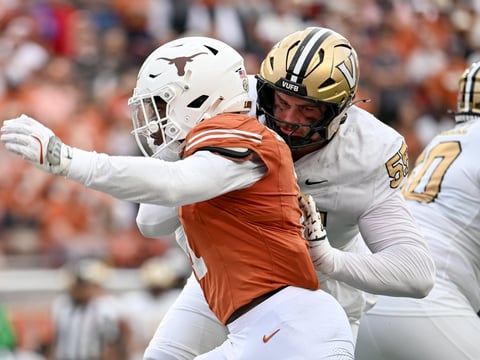 ut_vs_vanderbilt-0675_simmons