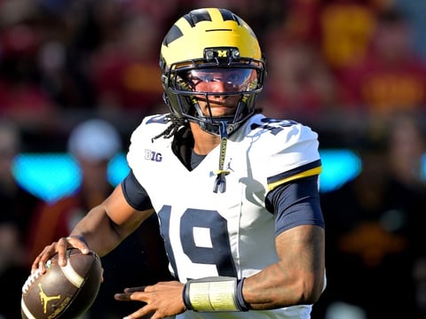 2025-10-12T012140Z_502755485_MT1USATODAY27304163_RTRMADP_3_NCAA-FOOTBALL-MICHIGAN-AT-SOUTHERN-CALIFORNIA (1)