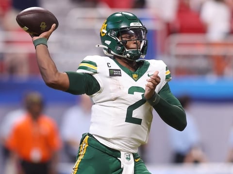 2026-09-05T215254Z_731390736_MT1USATODAY29750346_RTRMADP_3_NCAA-FOOTBALL-AFLAC-KICKOFF-BAYLOR-AT-AUBURN (1)