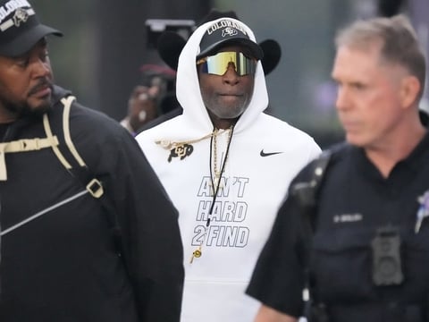 2026-09-19T225220Z_1496893733_MT1USATODAY29863919_RTRMADP_3_NCAA-FOOTBALL-COLORADO-AT-NORTHWESTERN (1)
