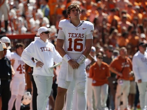 2026-09-26T173053Z_612307584_MT1USATODAY29921505_RTRMADP_3_NCAA-FOOTBALL-TEXAS-AT-TENNESSEE (1)