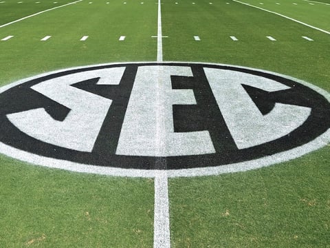 2025-10-04T212740Z_1699428068_MT1USATODAY27246603_RTRMADP_3_NCAA-FOOTBALL-MISSISSIPPI-STATE-AT-TEXAS-A-M (1)