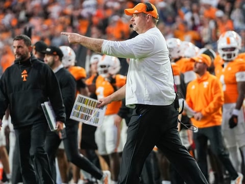 2026-10-18T004134Z_1329578104_MT1USATODAY30117509_RTRMADP_3_TENNESSEE-COACH-JOSH-HEUPEL-POINTS-DURING-A-FOOTBALL-GAME (1)