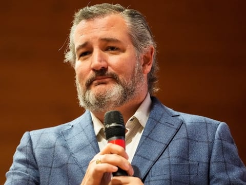 2024-10-16T030447Z_98335746_MT1USATODAY24498688_RTRMADP_3_U-S-SEN-TED-CRUZ-R-TEXAS-CAMPAIGNS-FOR-REPUBLICAN-U-S (1)