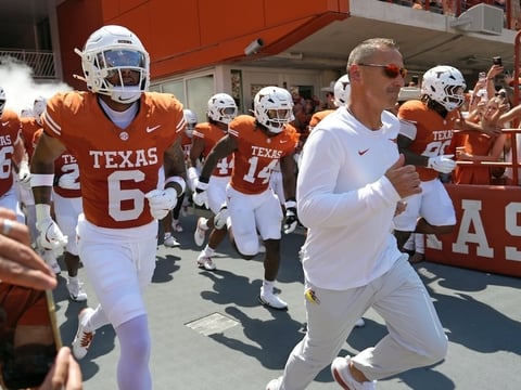 2026-09-05T225627Z_1909906405_MT1USATODAY29750871_RTRMADP_3_NCAA-FOOTBALL-TEXAS-STATE-AT-TEXAS (1)